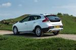 Volvo V40 D4 Cross Country 2016 года (UK)